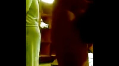 Mrs családi szexvideo élvezi fekete szegecsek nagy kakas, míg én film